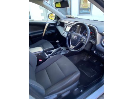 2015 Toyota Rav4 - thumbnail 9