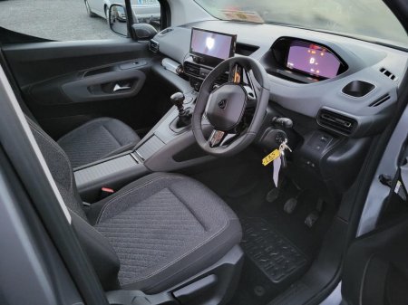 2026 Peugeot Rifter Allure+ 1.5l 100bhp €35,995 thumbnail