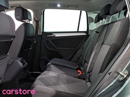 2017 Volkswagen Tiguan - thumbnail 10