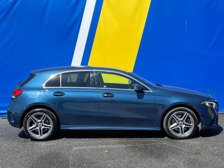 2021 Mercedes-Benz A Class A250e AMG-LINE 1.3 HYBRID // 18