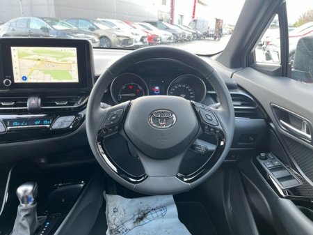 2023 Toyota C-HR C-HR HYBRID SPORT €28,750 thumbnail