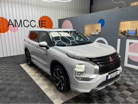 2024 Mitsubishi Outlander - thumbnail 1