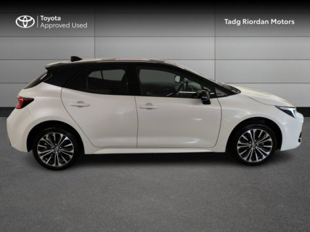 2025 Toyota Corolla HB LUNA SPORT €33,950