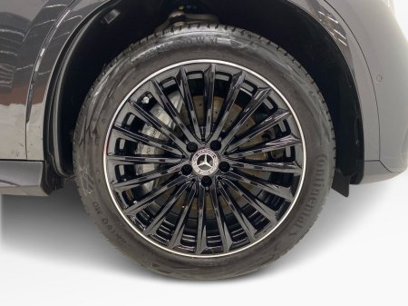 2025 Mercedes-Benz GLC Class GLC 300e Urban Edition €82,950 thumbnail