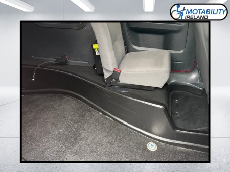 2018 Volkswagen Caddy - thumbnail 6