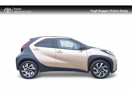 2025 Toyota Aygo X AYGO X DESIGN thumbnail