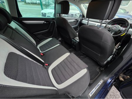 2015 Volkswagen Passat - thumbnail 9