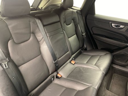 2020 Volvo XC60 - thumbnail 10