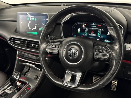 2021 MG HS EXCLUSIVE PHEV AUTO**PANORAMIC ROOF**DIGITAL DASH**TOUCH SCREEN APPLE CAR PLAY**MULTIFUNCTIONAL STEERING WHEEL**HEATED LEATHER SEATS**ELECTRIC SEATS**ELECTRIC FOLDING MIRRORS**ELECTRIC TAILGATE** €24,995 thumbnail