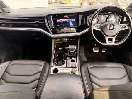 2019 Volkswagen Touareg 3.0 TDI V6 R-LINE  AUTO 285BHP  2 SEAT COMMERICAL ( 191 REG ) €35,600 thumbnail