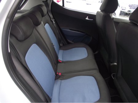 2015 Hyundai i10 1.0 DELUXE AUTO 5DR thumbnail