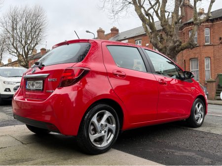 2015 Toyota Yaris - thumbnail 5