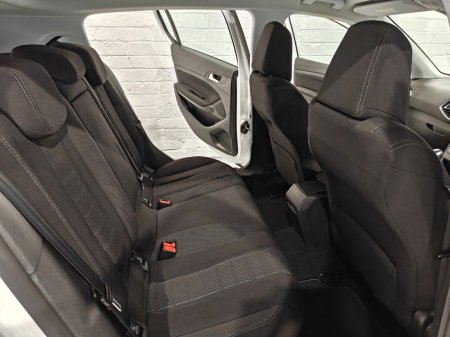 2016 Peugeot 308 - thumbnail 12