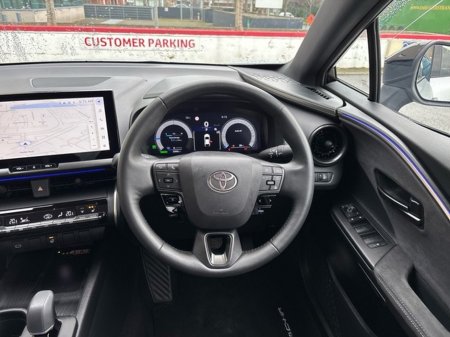 2025 Toyota C-HR - thumbnail 9