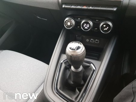 2025 Renault Clio TCe 90 DFull Evolution €23,900 thumbnail