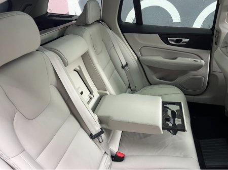2024 Volvo V60 - thumbnail 15