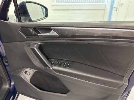 2018 Volkswagen Tiguan (182) TIGUAN 2.0TDI HIGHLINE DSG 4 MOTION VW/AUDI SPECIALISTS WWW.DENISDARCYCARS.IE €26,950 thumbnail
