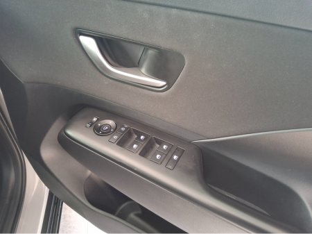 2025 Hyundai Kona HYBRID ELEGANCE €35,950 thumbnail