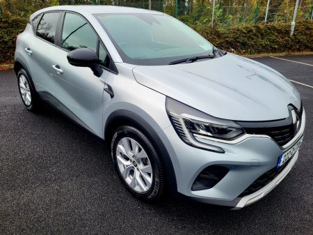 2022 Renault Captur  €15,999