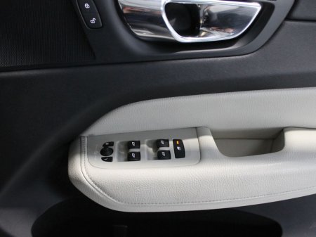 2018 Volvo XC60 D4 AWD Momentum 5DR €23,250 thumbnail