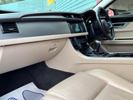 2017 Jaguar XF - thumbnail 11