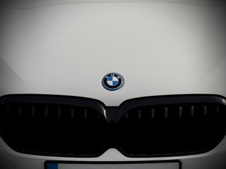 2023 BMW 5 Series - thumbnail 21