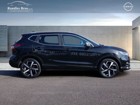 2018 Nissan Qashqai - view 3