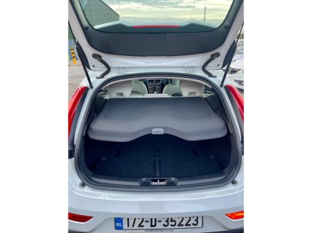 2017 Volvo V40 - thumbnail 25