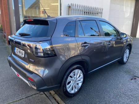 2025 Suzuki S-CROSS 1.4 B/JET HYBRID MOTIO €33,000 thumbnail