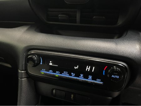 2020 Toyota Yaris - thumbnail 10