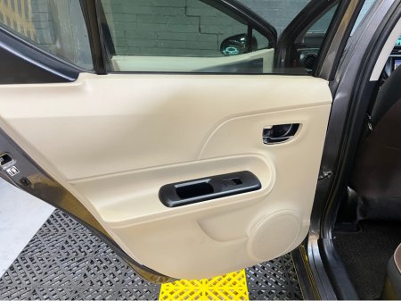 2014 Toyota Aqua 2014 Hybrid auto €8,495 thumbnail