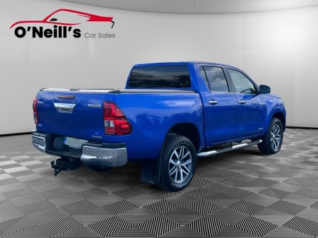 2017 Toyota Hilux - thumbnail 3