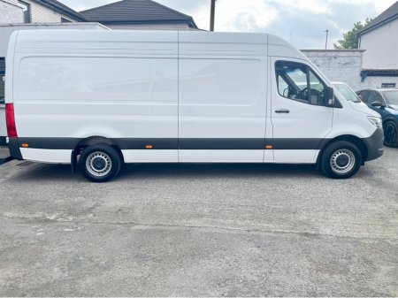 2025 Mercedes-Benz Sprinter - photo 14