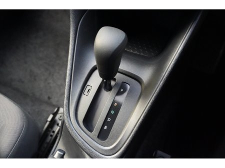 2020 Toyota Yaris - thumbnail 17