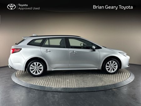2023 Toyota Corolla HYBRID LUNA T/S €27,950 thumbnail