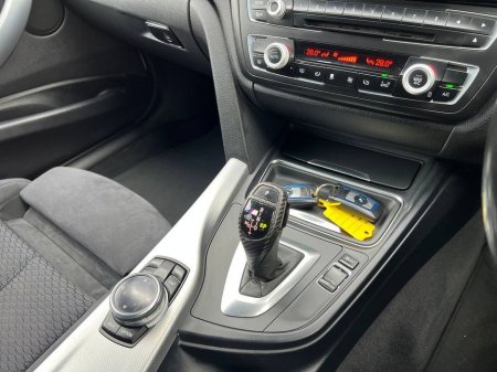 2013 BMW 3 Series - thumbnail 13