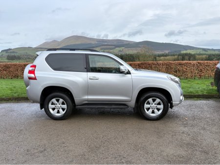 2017 Toyota Landcruiser - thumbnail 2