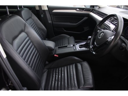 2016 Volkswagen Passat - thumbnail 11