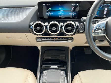 2022 Mercedes-Benz GLA Class - thumbnail 11