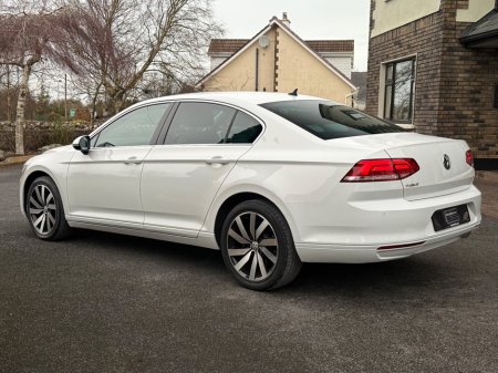 2018 Volkswagen Passat 2.0 TDI DSG 150HP Comfortline BE €16,950 thumbnail