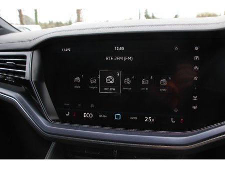 2025 Volkswagen Touareg - thumbnail 28