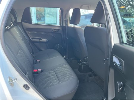 2023 Suzuki Swift 1.2 DUALJET HYBRID SZ-L €16,950 thumbnail