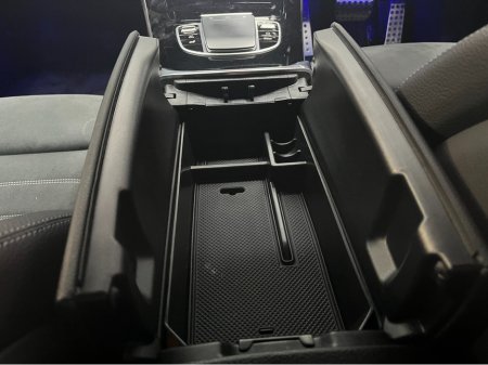 2021 Mercedes-Benz EQC - thumbnail 23