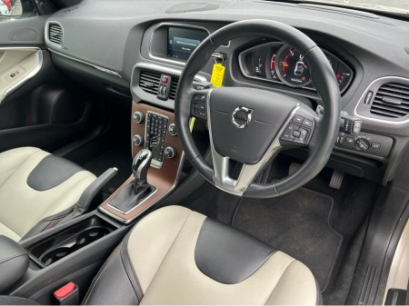 2016 Volvo V40 Cross Country D4 dynamic edition €16,500 thumbnail