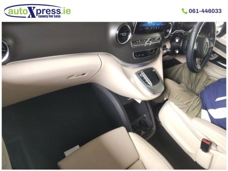 2023 Mercedes-Benz V Class - photo 2