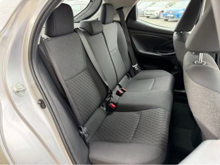 2023 Toyota Yaris - thumbnail 19