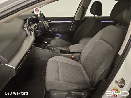 2021 Volkswagen Golf 2.0 TDI 115HP Life €21,975 thumbnail