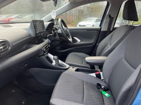 2021 Toyota Yaris - thumbnail 6