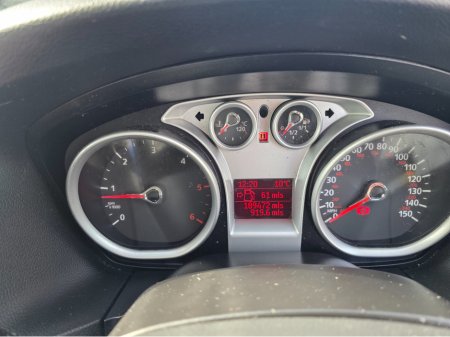 2010 Ford Focus - thumbnail 12