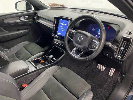 2022 Volvo XC40 - thumbnail 6